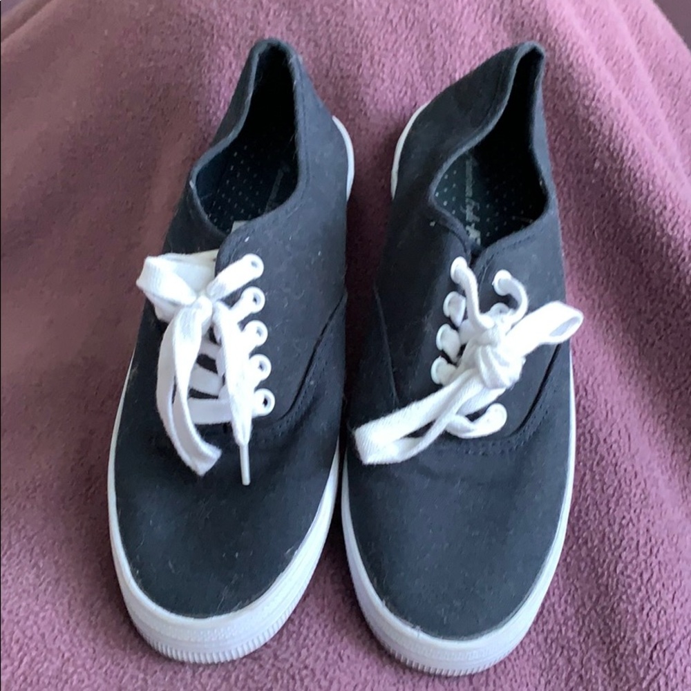 Casual American Eagle gym shoe